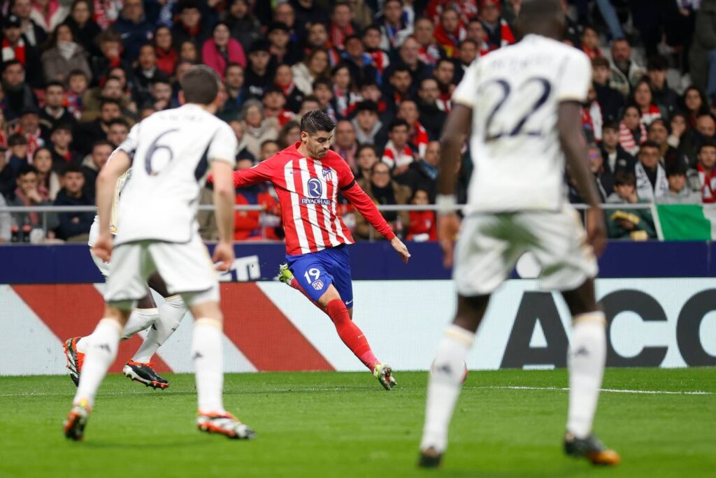 Morata marcou um dos gols da vitória do Atlético sobre o Real Madrid. Foto: Reprodução/X