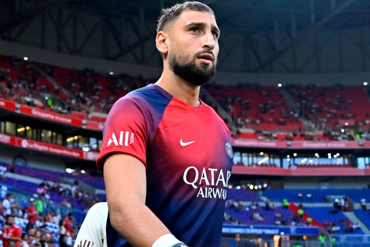 Goleiro Gianluigi Donnarumma em jogo do PSG em 2023