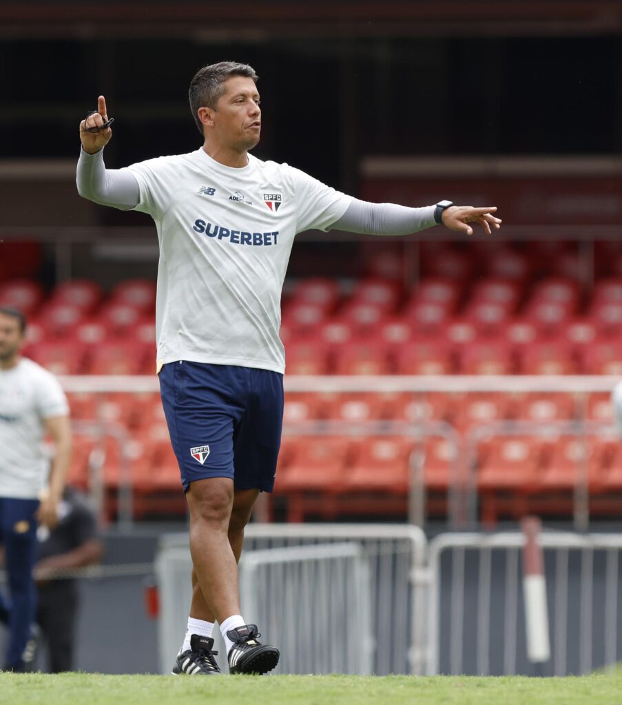 Thiago Carpini, técnico do São Paulo