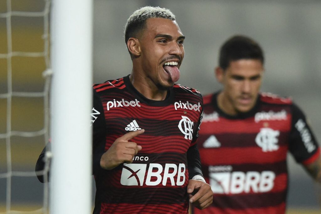 Matheuzinho está próximo do Corinthians