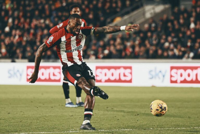 <p>Ivan Toney voltou ao Brentford após suspensão (Foto: Divulgação)</p>