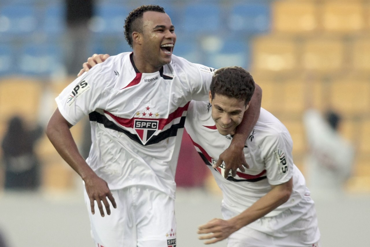 Atacante Fernandinho e o ex-meia Hernanes, quando defendiam o São Paulo