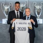 Militão ao lado de Florentino Pérez, presidente do Real Madrid