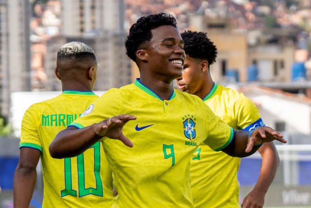 Endrick marcou na vitória do Brasil sobre a Bolívia pelo Pré-Olímpico (Foto: Joilson Marconne/CBF)