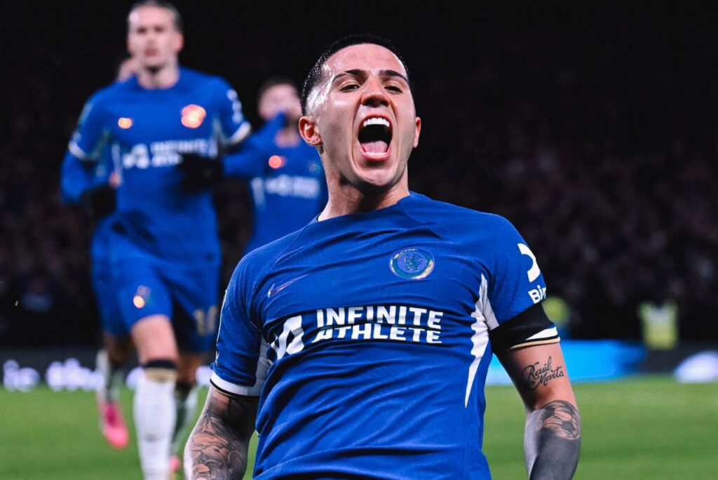 Enzo Fernández marcou o 2ª gol da goleada do Chelsea. Foto: Reprodução/X