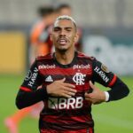 Matheuzinho pertence ao Flamengo e seria emprestado ao Corinthians. Foto: Marcelo Cortes