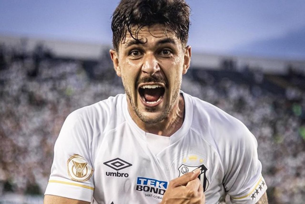Zagueiro João Basso, do Santos