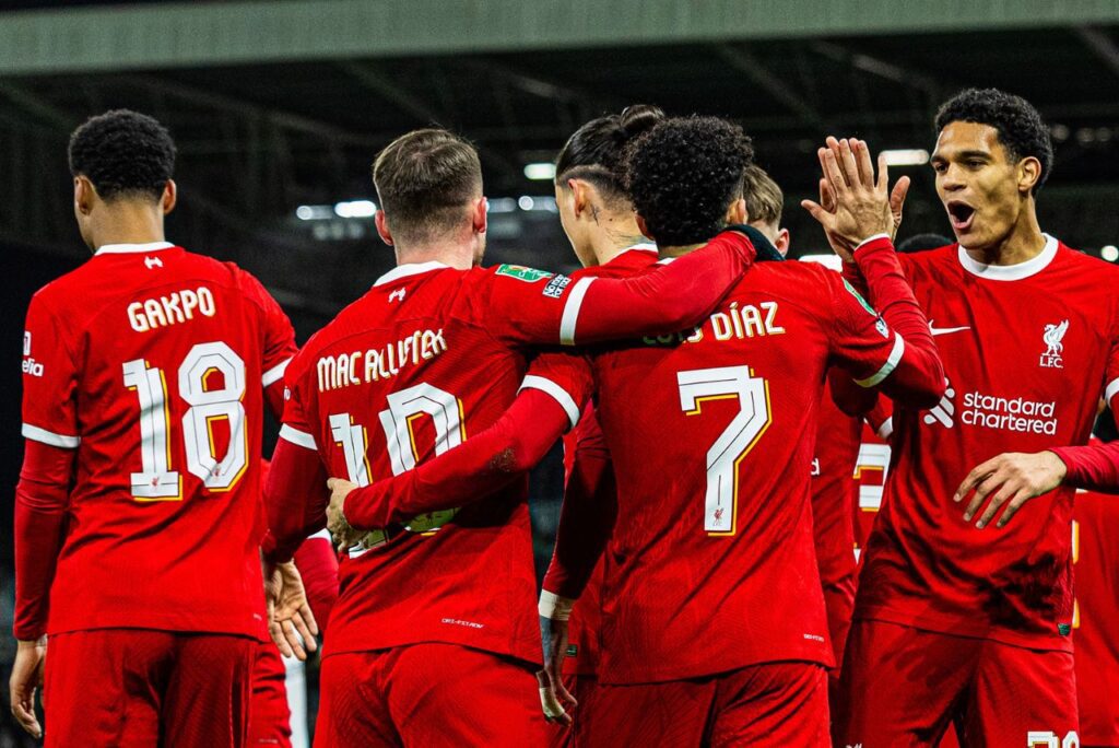 Liverpool vai enfrentar o Chelsea na final da Copa da Liga Inglesa (Foto: X/Reprodução)