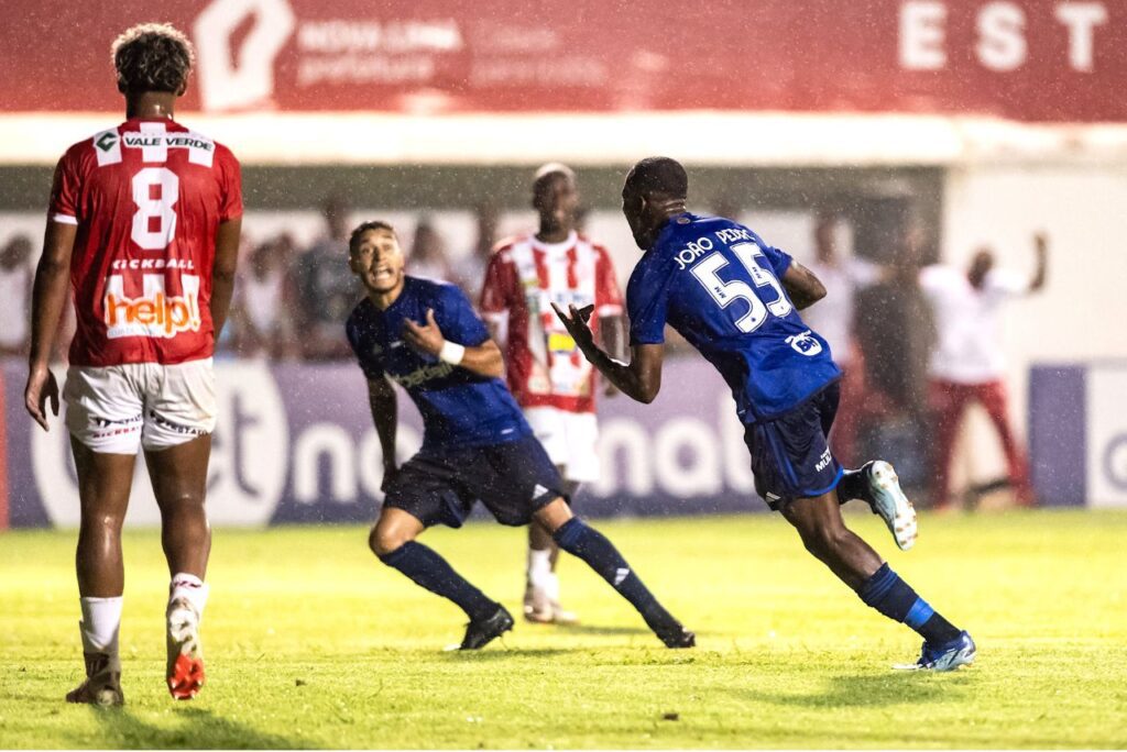 Cruzeiro garantiu vitória sobre o Villa Nova nos minutos finais (Foto: Staff Images/Cruzeiro)