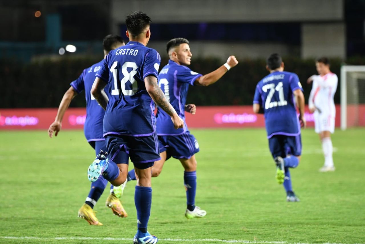 Jogadores da Argentina comemoram gol
