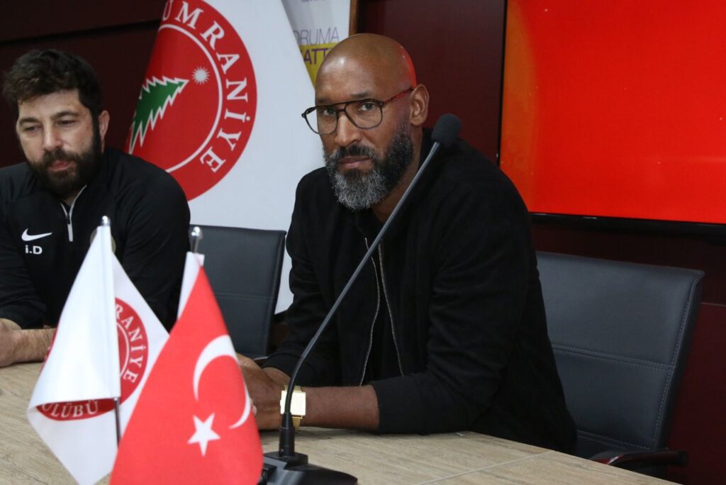 Dirigente Nicolas Anelka em apresentação no Ümraniyespor