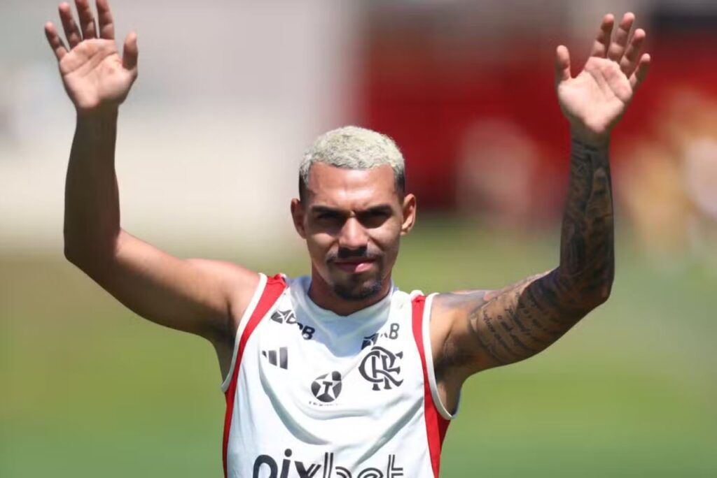 Matheuzinho é alvo do Botafogo