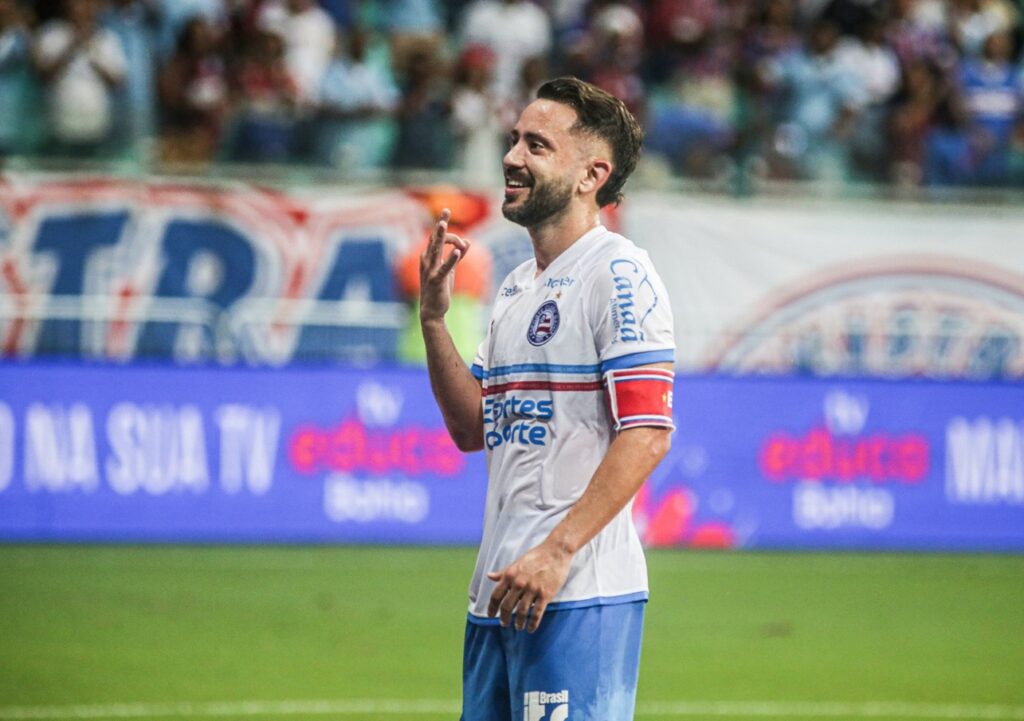 Pelo Campeonato Baiano, o Bahia enfrenta o xará de Feira de Santana, com transmissão da TVE BA. (Foto: Tiago Caldas/CNC)