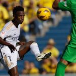 Atacante Vini Jr. em jogo do Real Madrid contra o Las Palmas