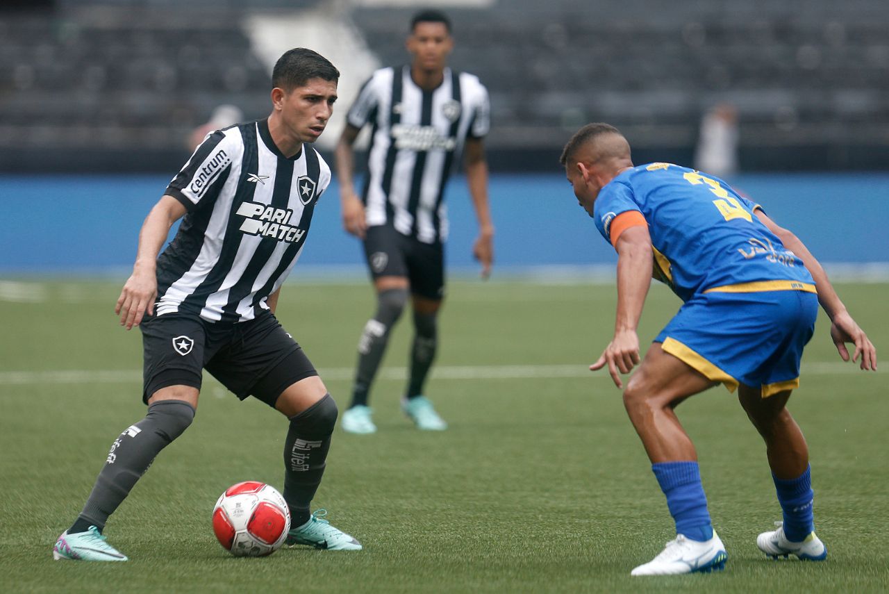 Lance do jogo Botafogo x Sampaio Corrêa-RJ no Cariocão 2024