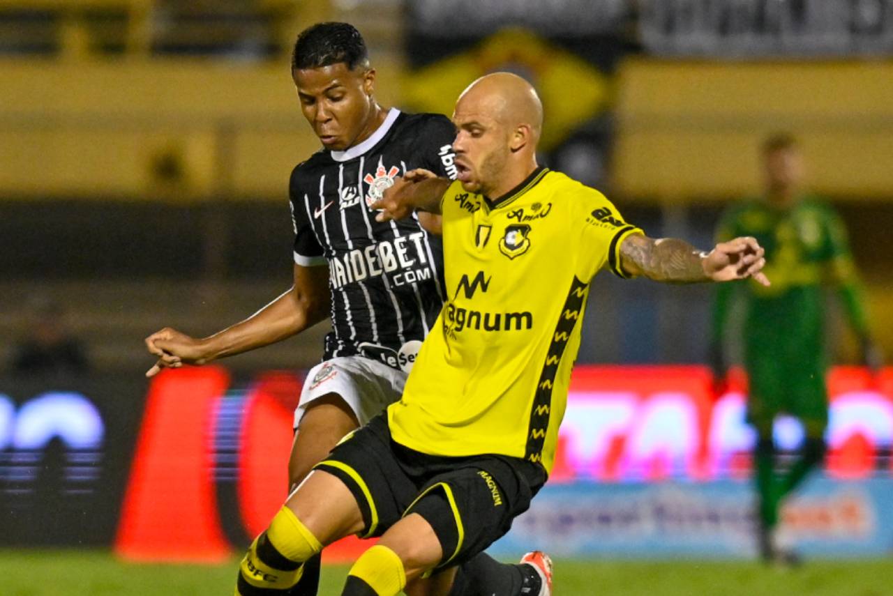 O São Bernardo venceu o Corinthians com um jogador a menos. Foto: Bob Paulino/ Agência Paulistão