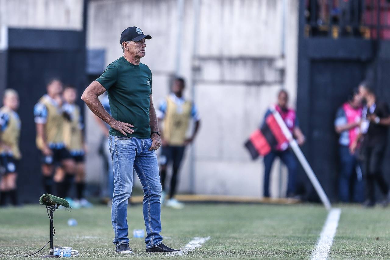 Renato Gaúcho disse que dava a "sua palavra" de que Cavani não jogaria no Grêmio. Foto: Everton Silveira / Grêmio FBPA