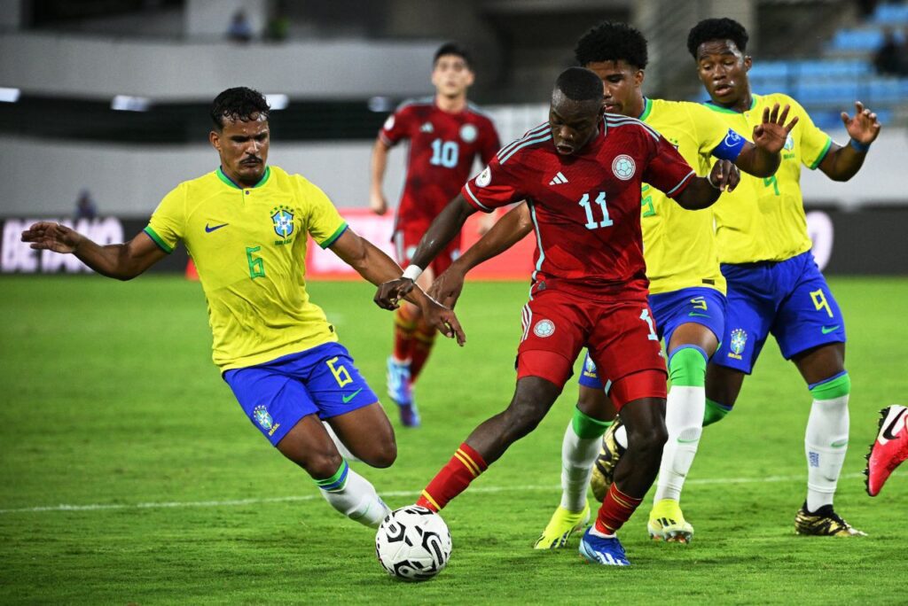 Lance do jogo entre Brasil e Venezuela no Pré-Olímpico