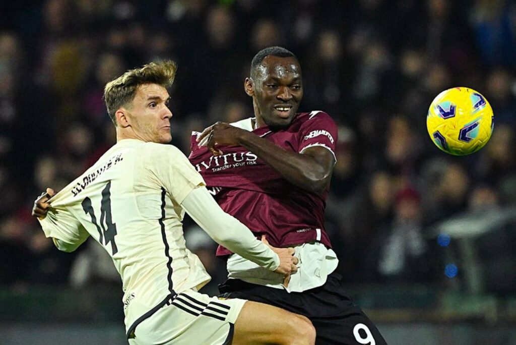 Roma e Salernitana fizeram um duelo equilibrado. Foto: Reprodução/X