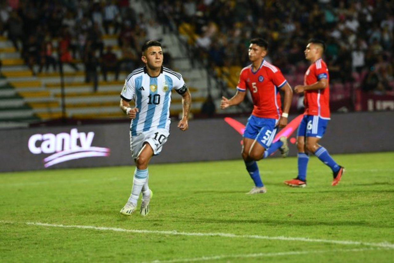 Almada foi o destaque da Argentina