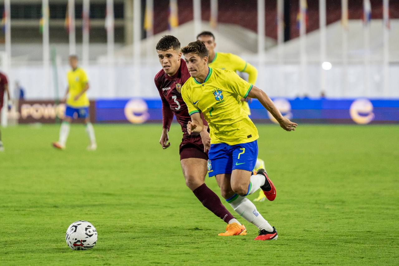 O Brasil entrou com a equipe reserva e foi derrotado pela Venezuela. Foto: Joilson Marconne/CBF