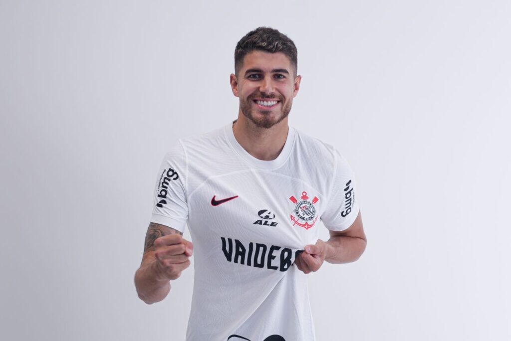 Pedro Raul com a camisa do Corinthians