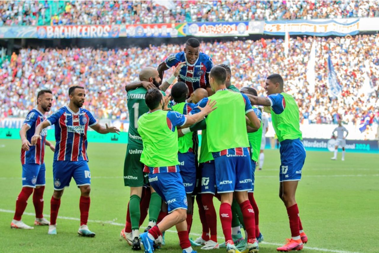 Jogadores do Bahia comemoram vitória na estreia