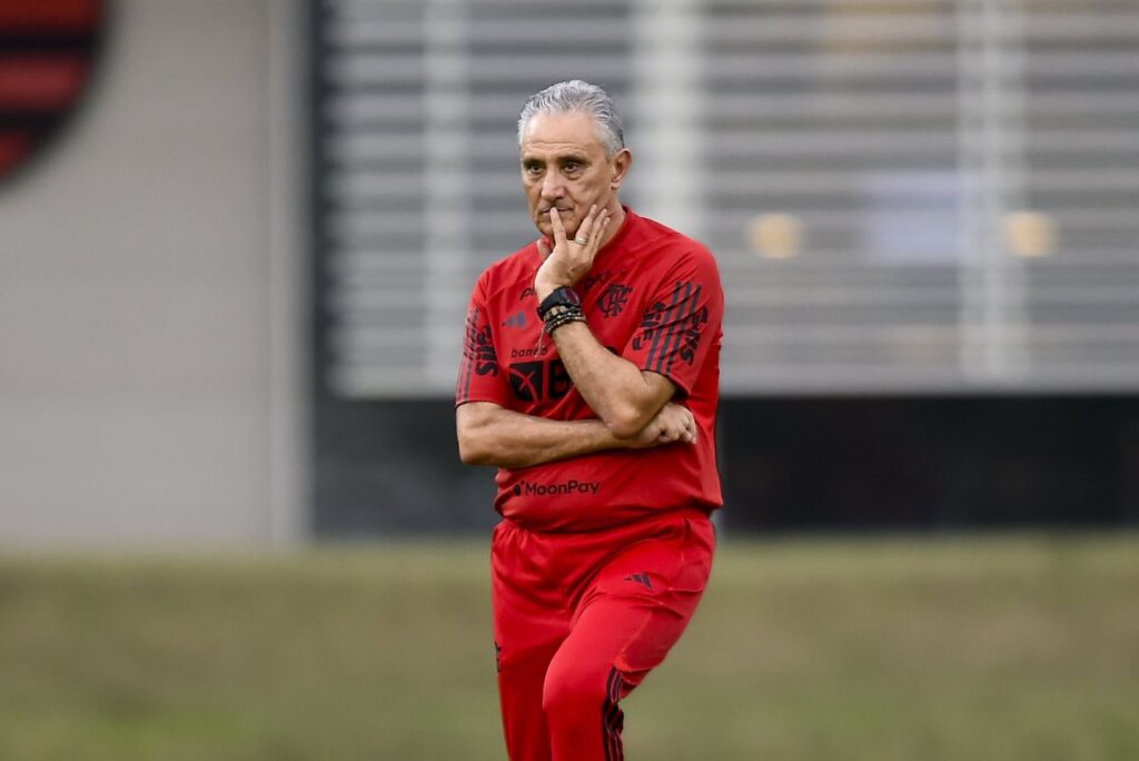 Tite criticou bola após empate do Flamengo