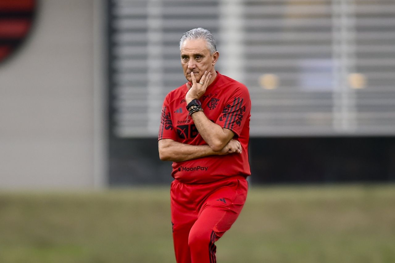 Tite criticou bola após empate do Flamengo
