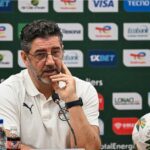 Português deixa comando do Egito