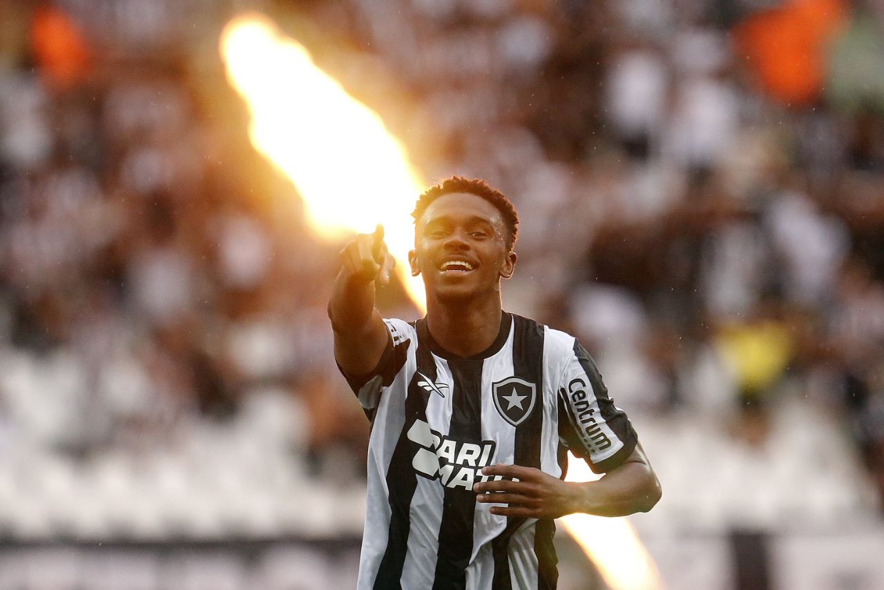 Jeffinho vive bom momento pelo Botafogo