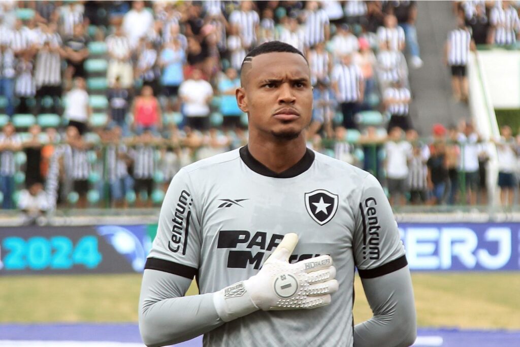 John tem dois jogos pelo Botafogo em 2024
