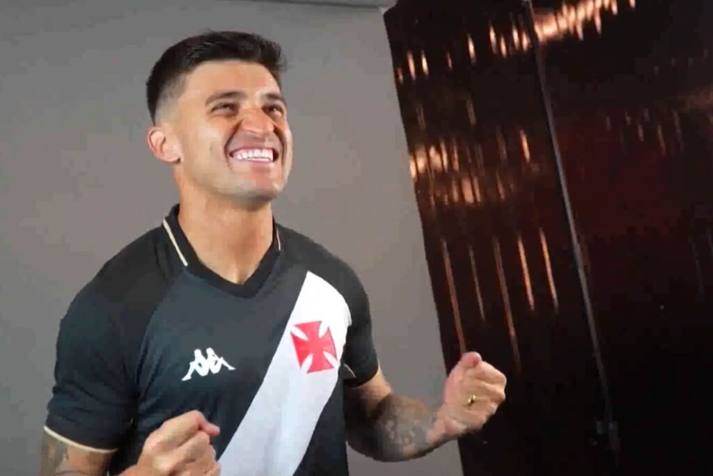 Lateral Victor Luis é um dos reforços do Vasco para 2024 (Foto: OneFootball/Reprodução)