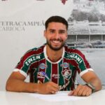 Volante Martinelli acertou com o Fluminense até dezembro de 2026 (Foto: X/Reprodução)