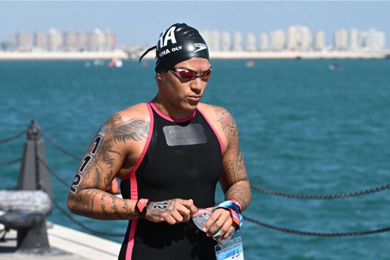 <p>Ana Marcela Cunha antes da prova em Doha. Foto: Manan Vatsyayana / AFP</p>