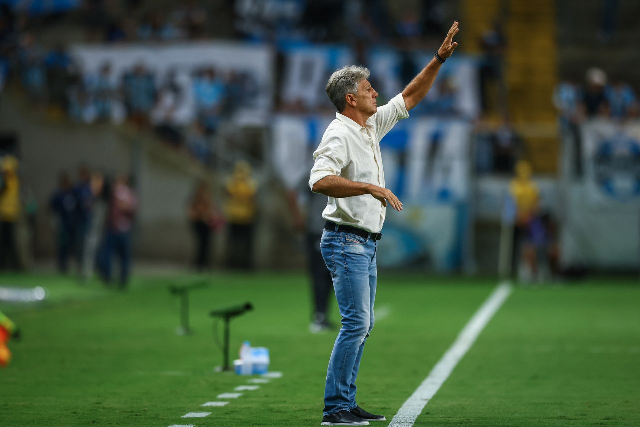 Treinador do Grêmio durante vitória