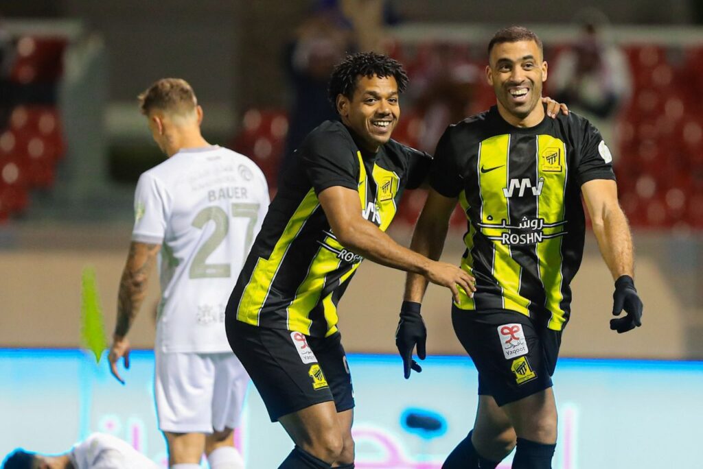 Lance do jogo Al-Ittihad x Al Tai no Campeonato Saudita