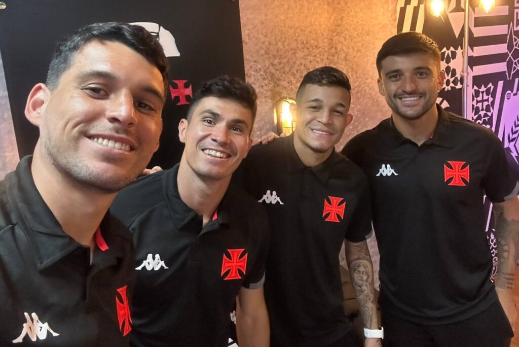 Todos os reforços do Vasco apresentados nesta semana estão relacionados. Foto: Reprodução/X