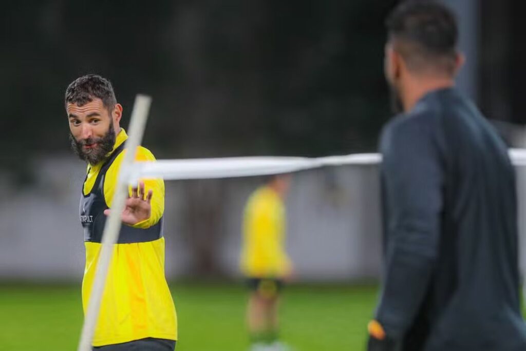 Benzema teria discuto com treinador Marcelo Gallardo em retorno ao Al-Ittihad (Foto: Divulgação)