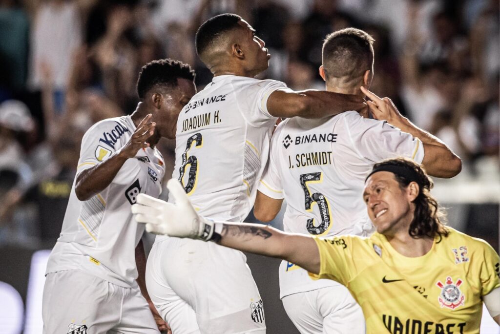 O Santos venceu o Corinthians com gol de João Schimidt. Foto: Reprodução/X