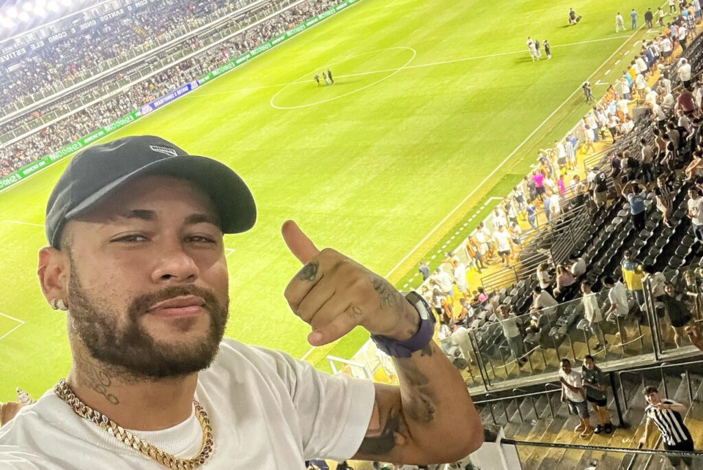 Neymar Parabeniza Carille Após Vitória Do Santos Na Vila