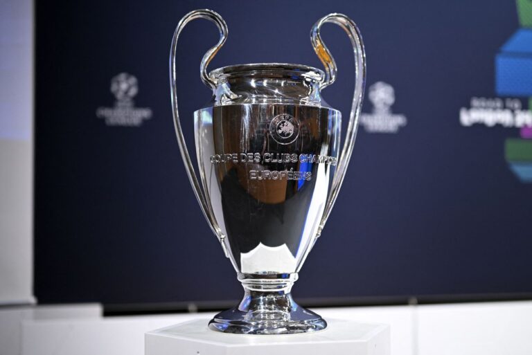 <p>Premiação da Champions terá reajuste a partir da próxima temporada (Foto: Fabrice Coffrini/AFP)</p>
