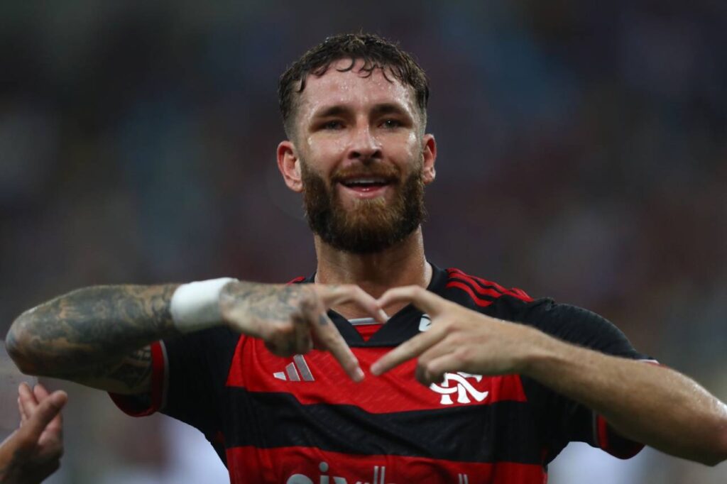 Léo Pereira marcou o gol da vitória do Flamengo contra o Botafogo. Foto: Gilvan de Souza / CRF