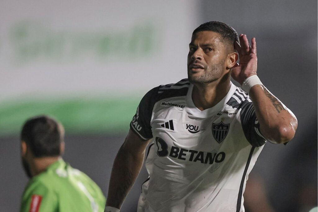 Hulk comemora gol pelo Atlético-MG