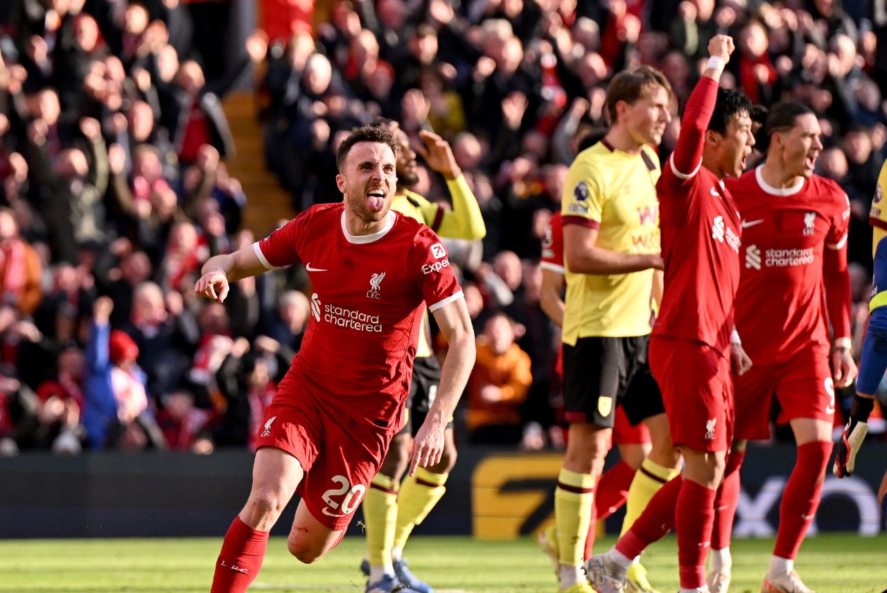 Jota abriu o placar para o Liverpool