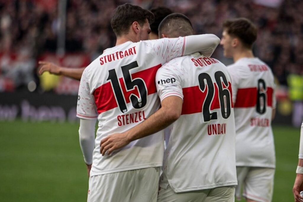jogadores do Stuttgart comemoram gol contra o Mainz na Bundesliga em 2024