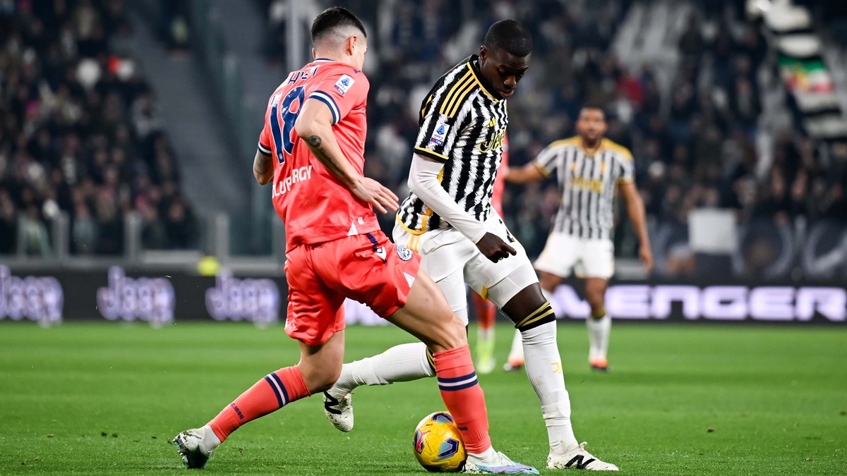 Juventus perde em casa para Udinese (1-0) e fica mais longe do 'Scudetto'