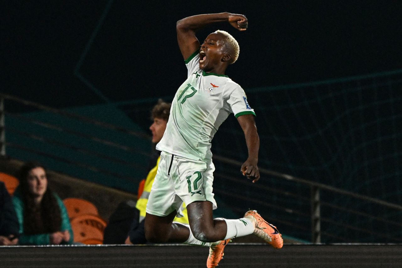 Kundananji comemora gol na Copa do Mundo