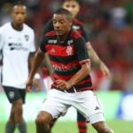 De La Cruz em campo pelo Flamengo