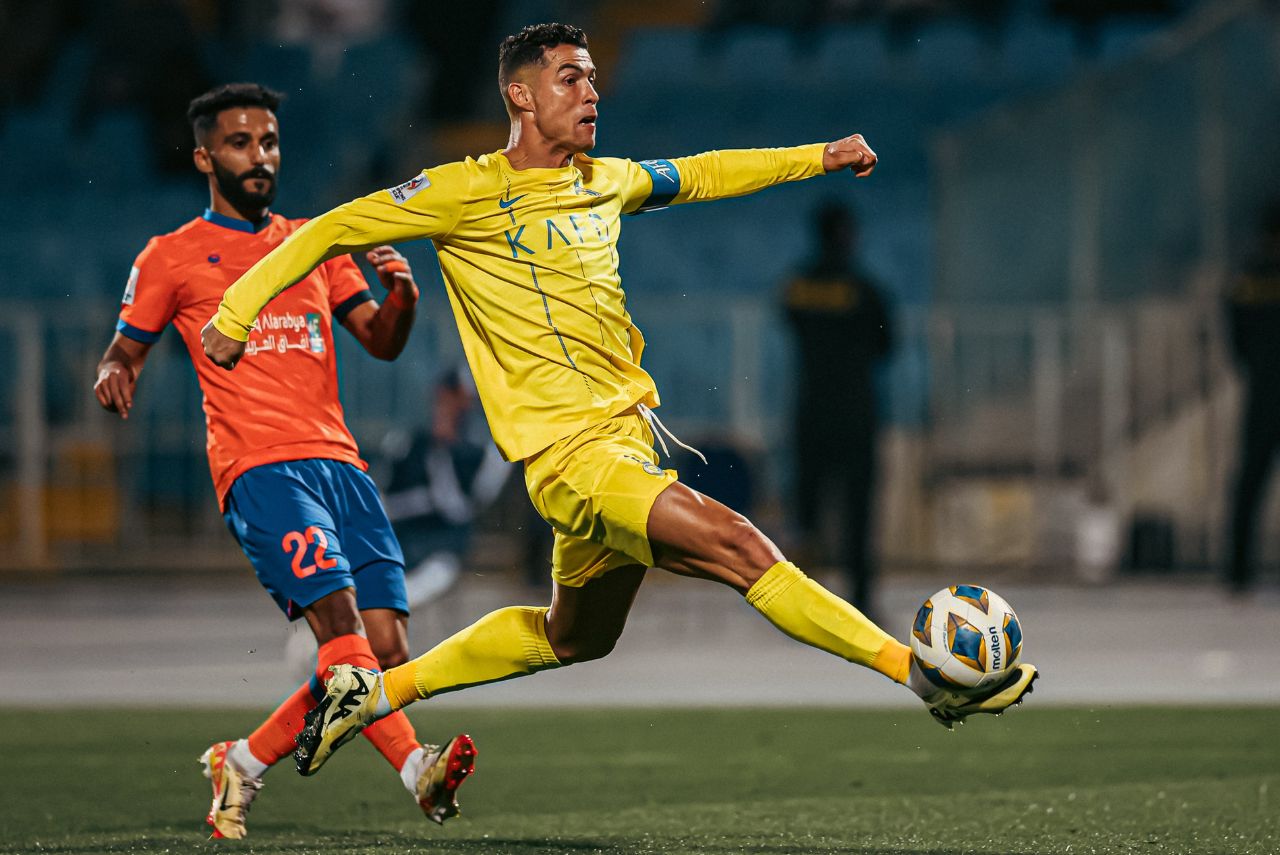 Cristiano Ronaldo finaliza em jogo do Al-Nassr contra o Al-Fayha na Liga dos Campeões Asiáticos